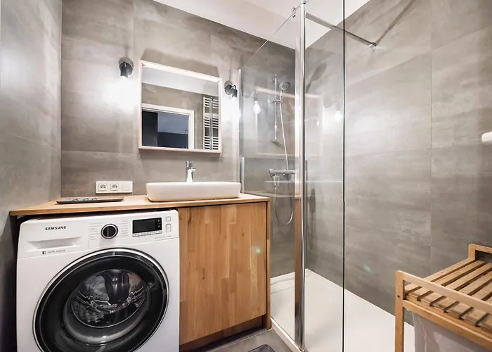 Praga Chic By Bookinghost Varşova